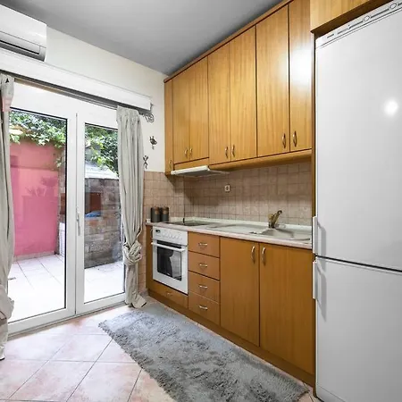 Backyard, Nilie Hospitality Mgmt * 塞萨洛尼基